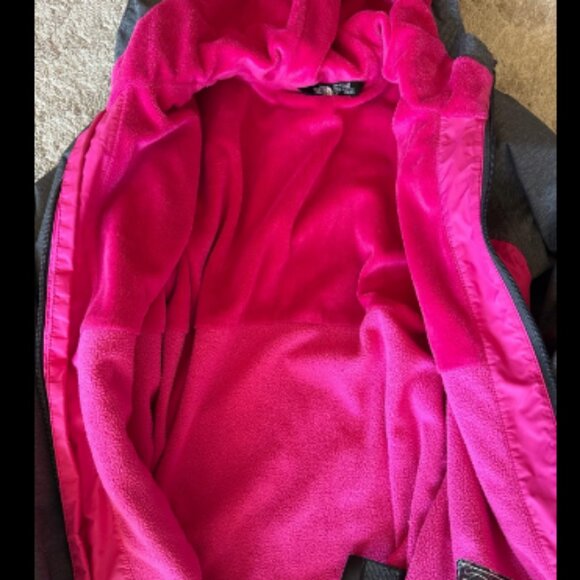 Girls 10/12 The North Face Dryvent Fleece Lined jacket - Picture 3 of 6